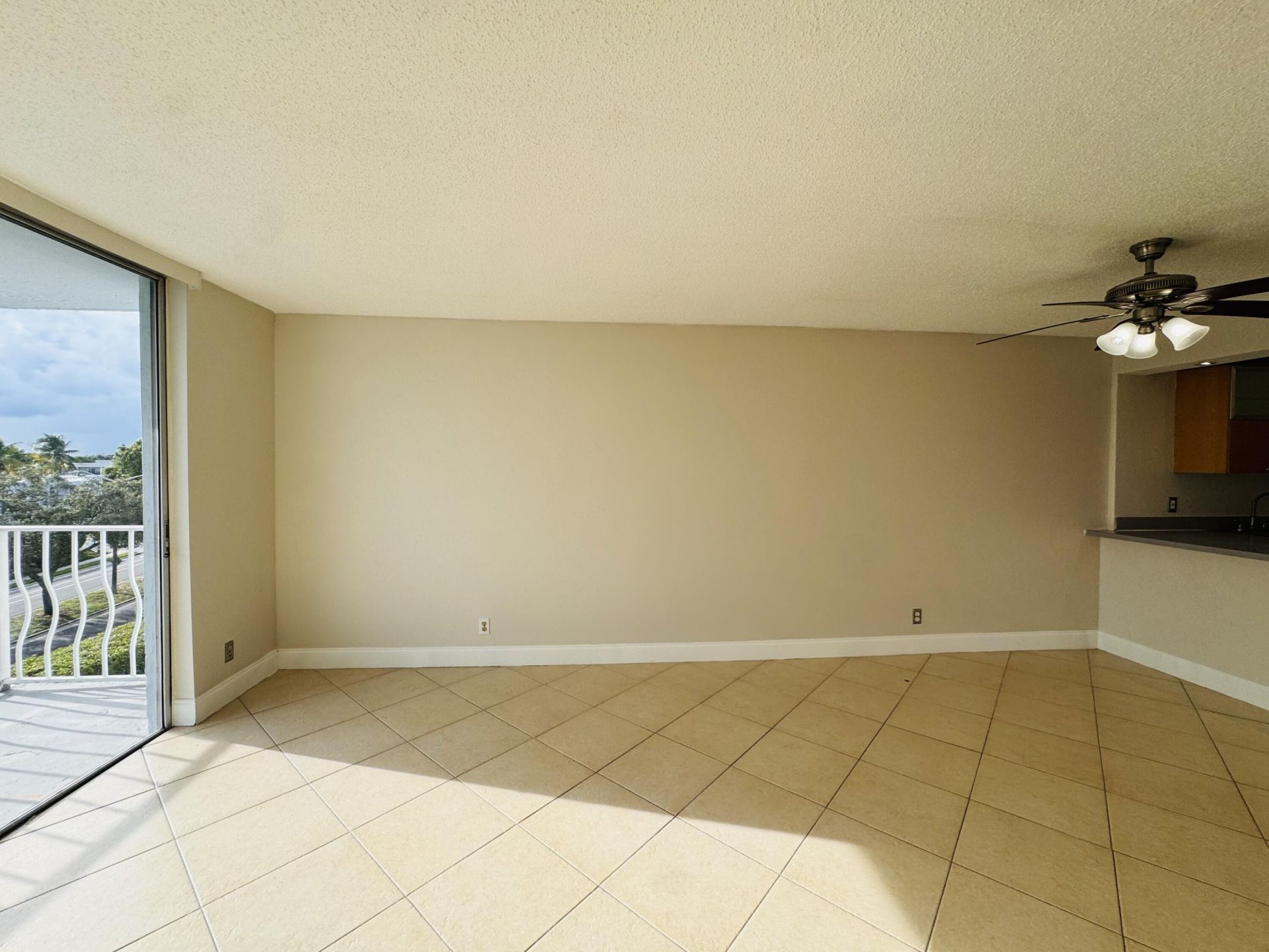 500 Executive Center Drive, Unit 4A, West Palm Beach, FL 33401 Photo