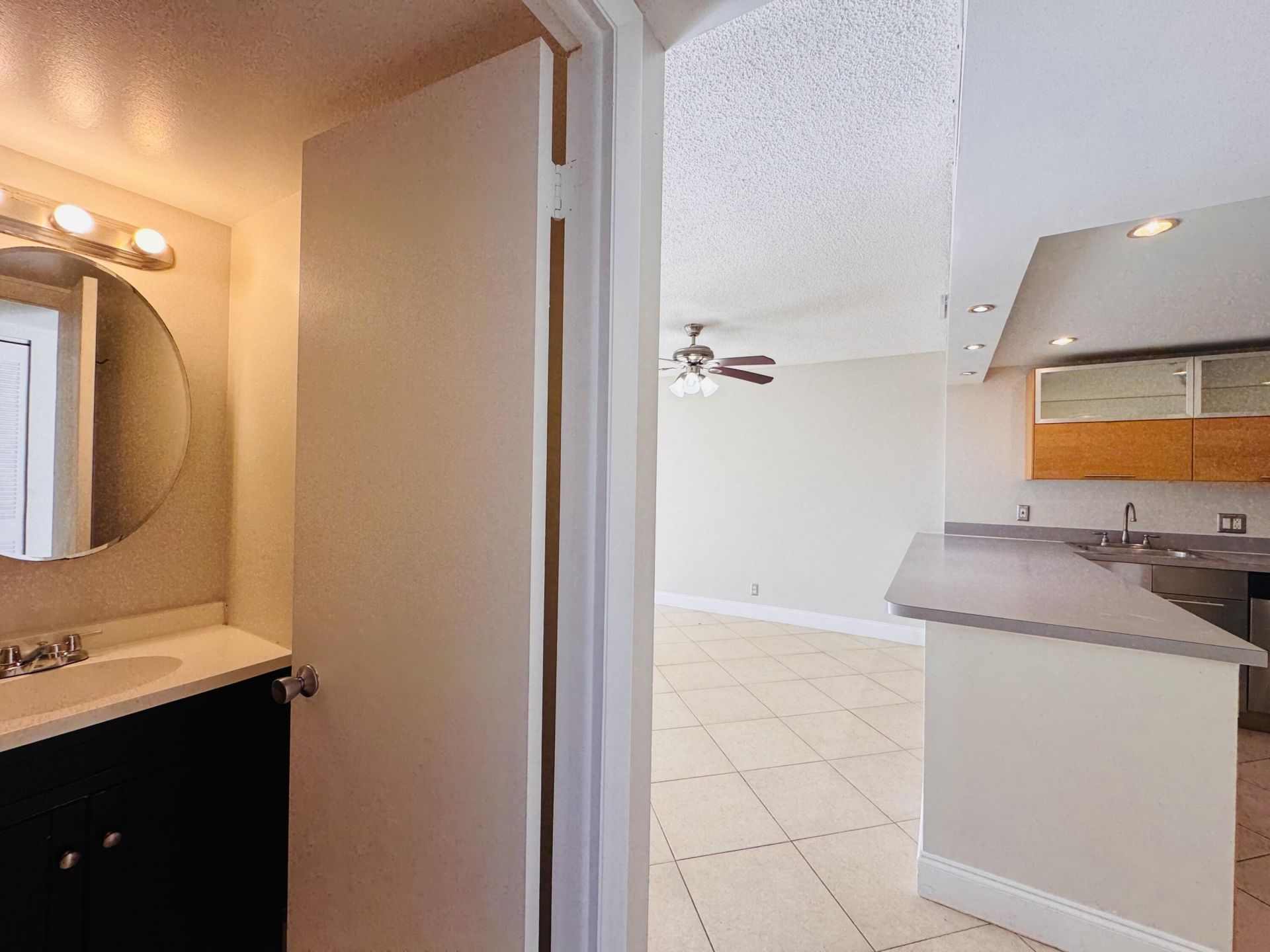 500 Executive Center Drive, Unit 4A, West Palm Beach, FL 33401 Photo