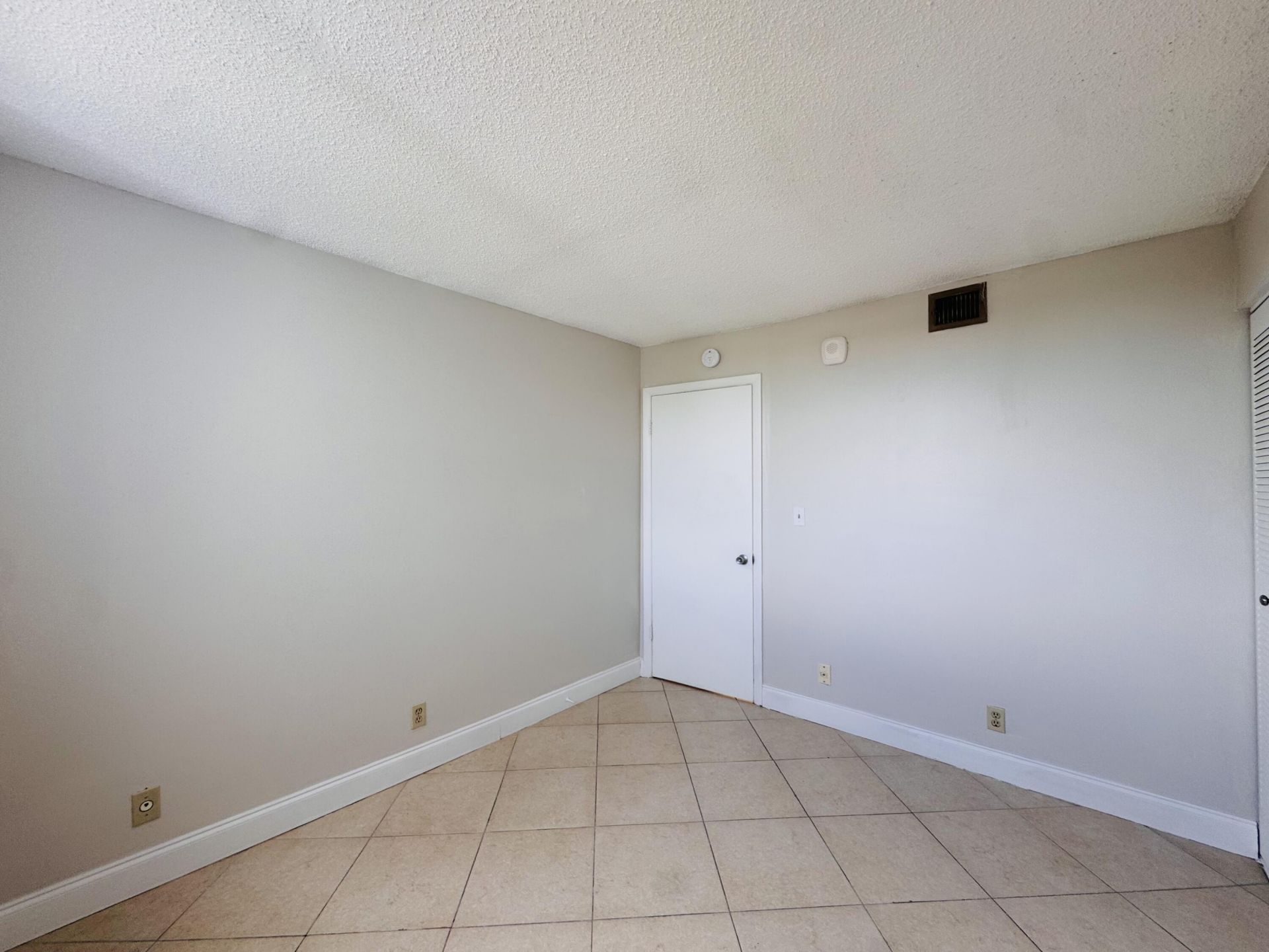 500 Executive Center Drive, Unit 4A, West Palm Beach, FL 33401 Photo