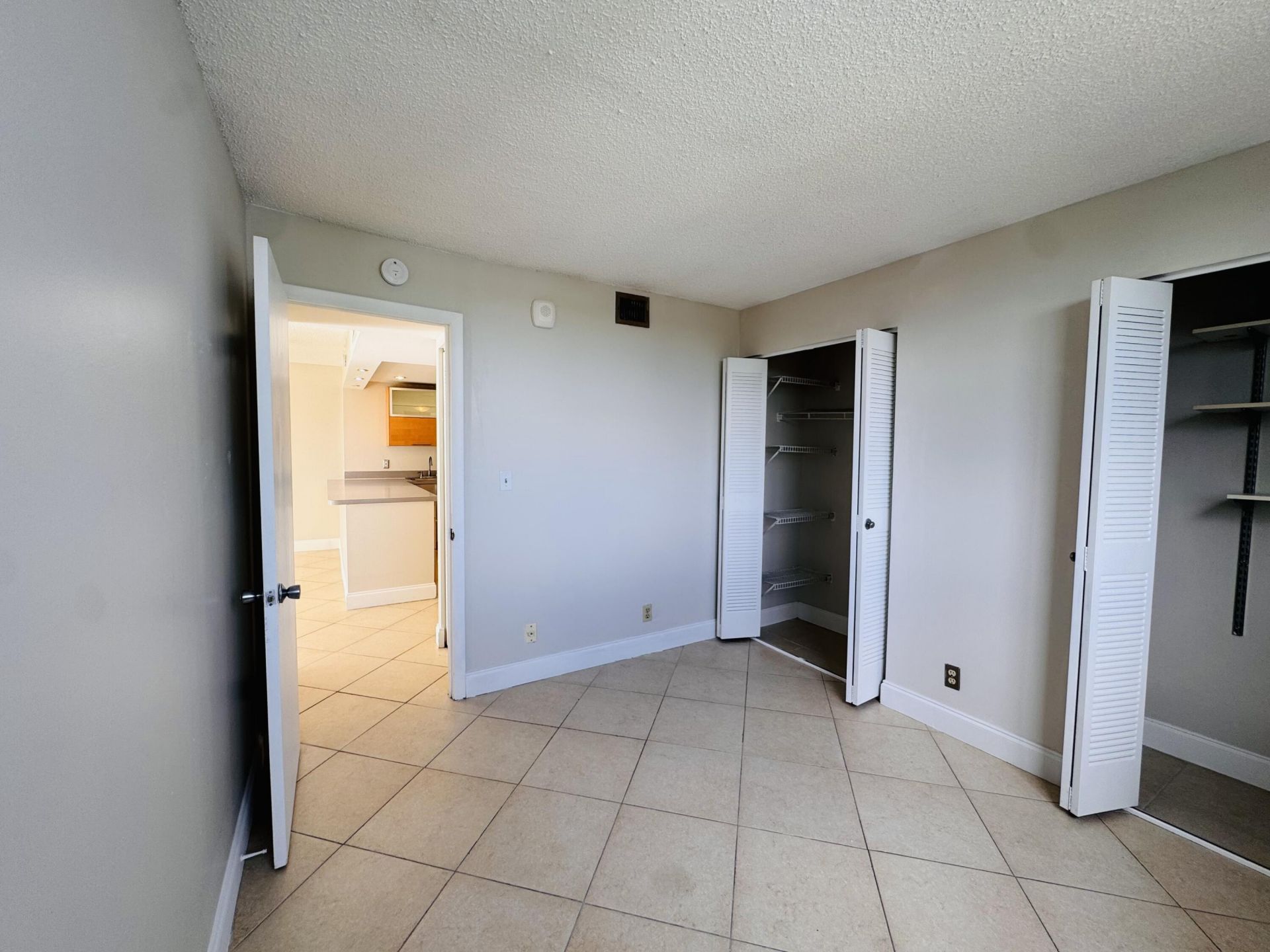 500 Executive Center Drive, Unit 4A, West Palm Beach, FL 33401 Photo