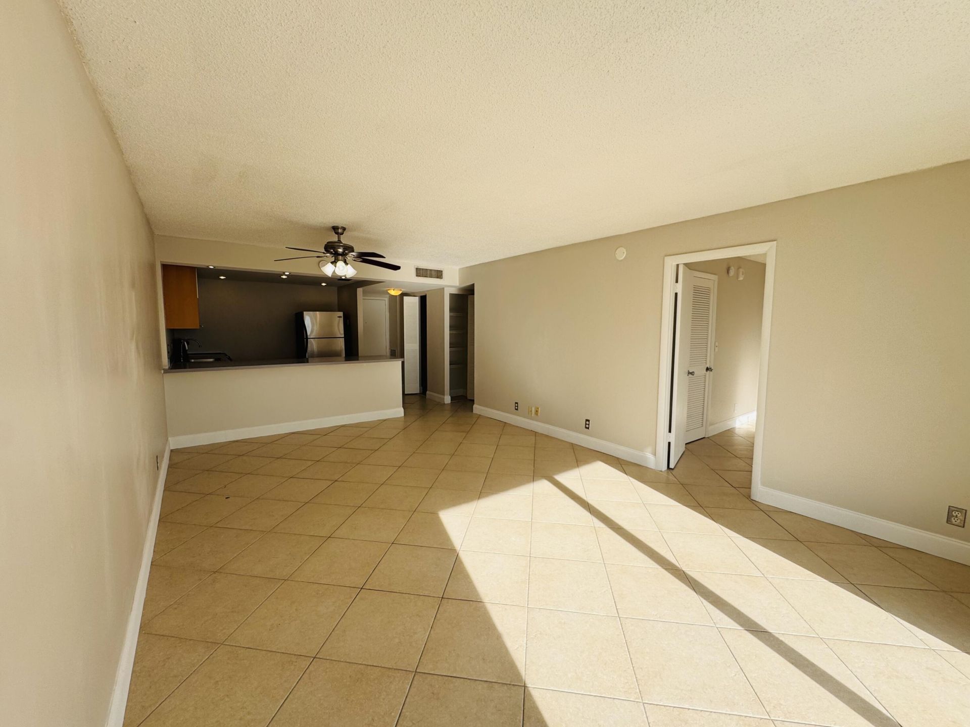 500 Executive Center Drive, Unit 4A, West Palm Beach, FL 33401 Photo