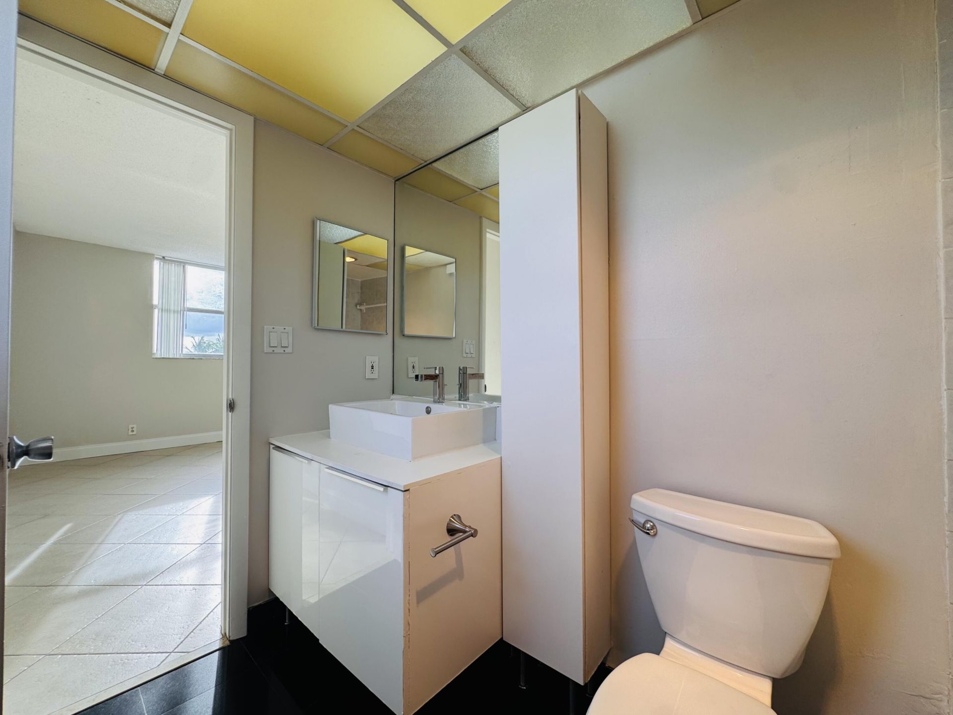 500 Executive Center Drive, Unit 4A, West Palm Beach, FL 33401 Photo