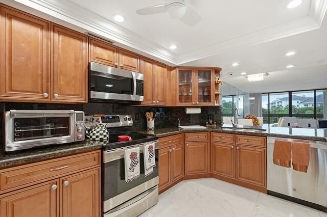 2400 Presidential Way, Unit 301, West Palm Beach, FL 33401 Photo