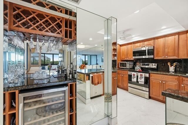 2400 Presidential Way, Unit 301, West Palm Beach, FL 33401 Photo