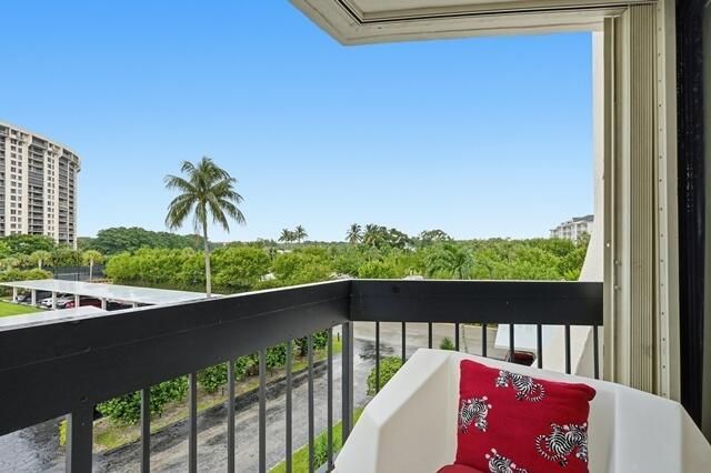 2400 Presidential Way, Unit 301, West Palm Beach, FL 33401 Photo