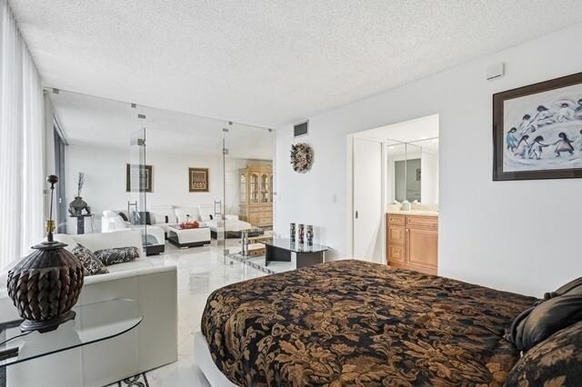 2400 Presidential Way, Unit 301, West Palm Beach, FL 33401 Photo