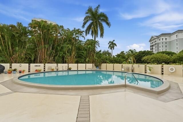 2400 Presidential Way, Unit 301, West Palm Beach, FL 33401 Photo