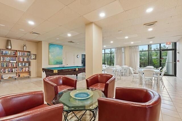 2400 Presidential Way, Unit 301, West Palm Beach, FL 33401 Photo