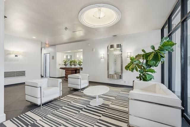 2400 Presidential Way, Unit 301, West Palm Beach, FL 33401 Photo