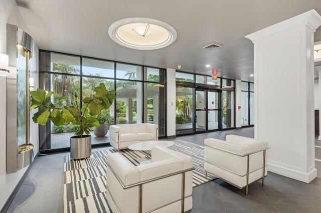 2400 Presidential Way, Unit 301, West Palm Beach, FL 33401 Photo