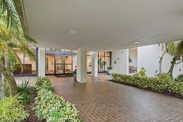 2400 Presidential Way, Unit 301, West Palm Beach, FL 33401 Photo