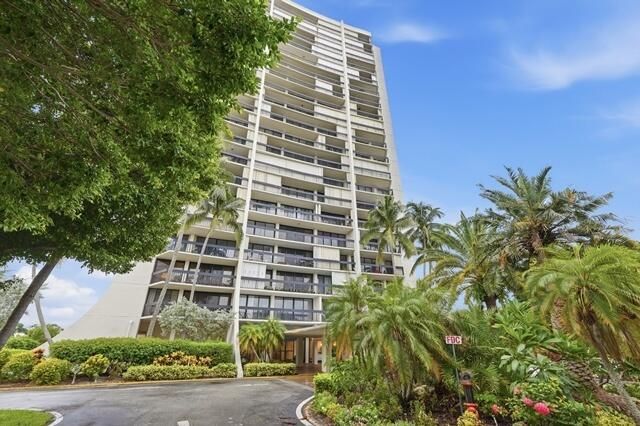2400 Presidential Way, Unit 301, West Palm Beach, FL 33401 Photo