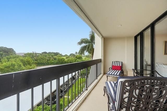 2400 Presidential Way, Unit 301, West Palm Beach, FL 33401 Photo