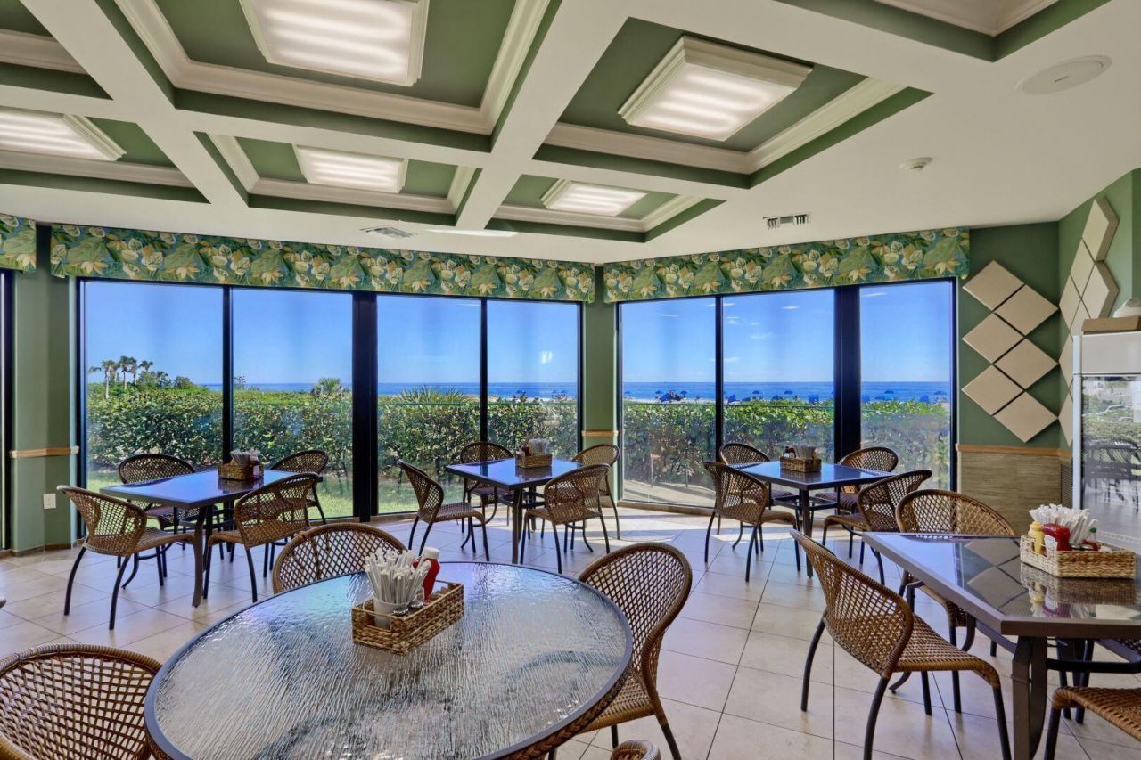 3000 N Ocean Drive, Unit 32-D, Singer Island, FL 33404 Photo