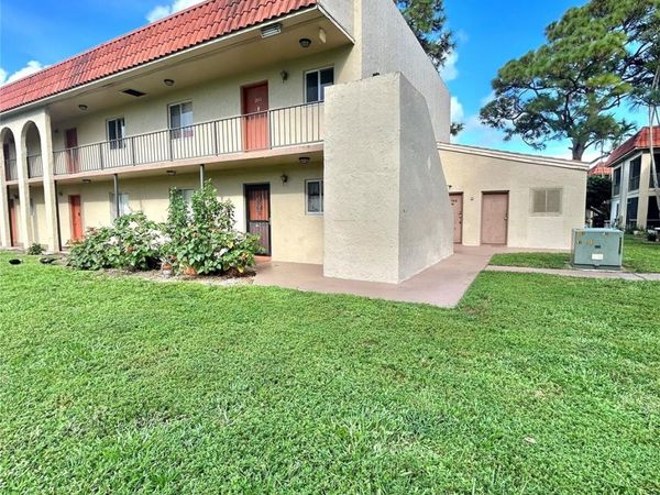 6100 FOREST HILL Boulevard, Unit 101, West Palm Beach, FL 33415