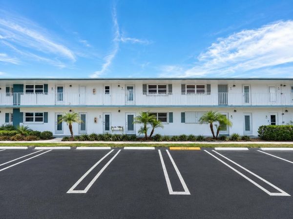 1114 LAKE Terrace, Unit 203, Boynton Beach, FL 33426