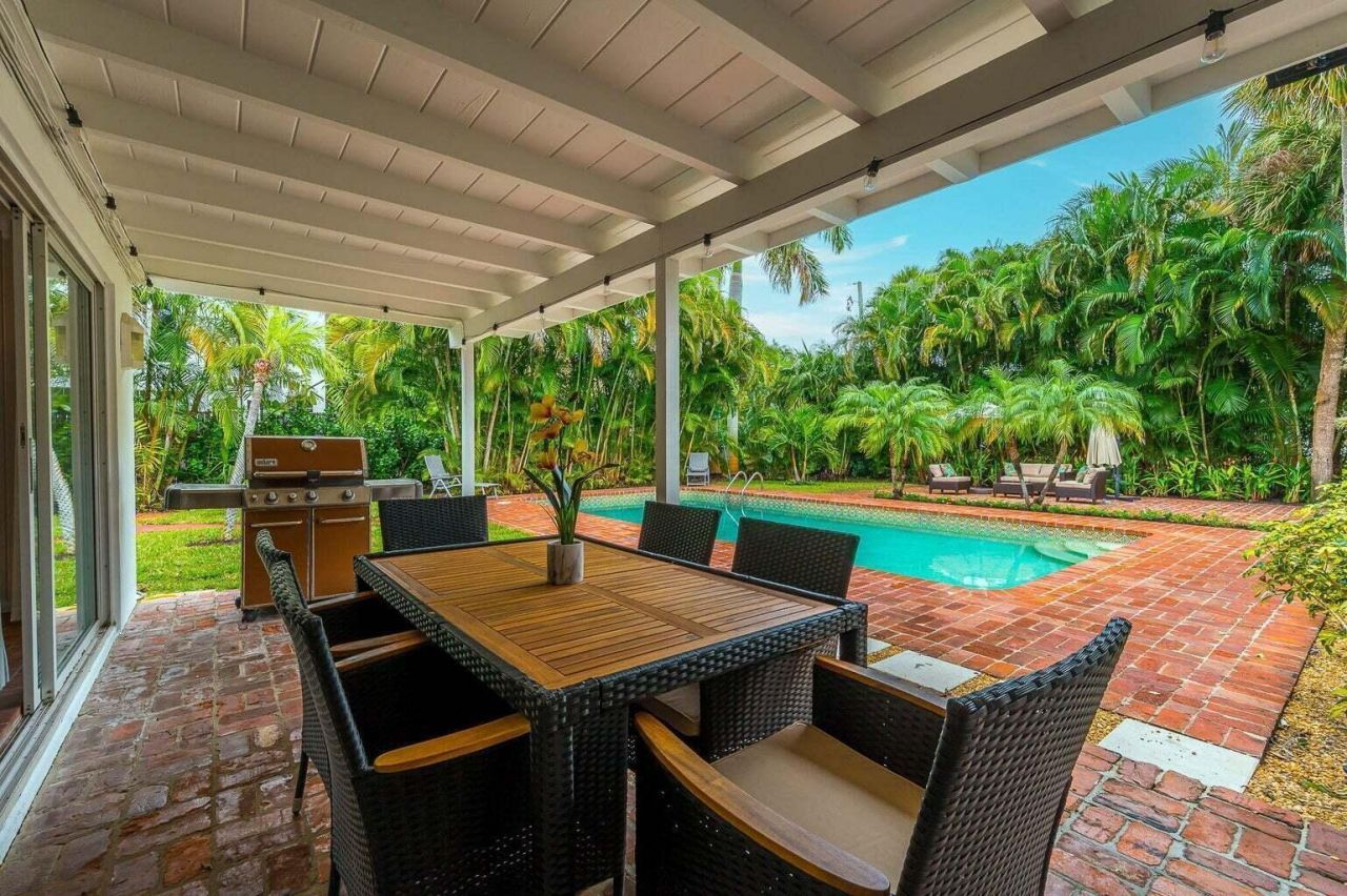 127 Miramar Way, West Palm Beach, FL 33405 Photo