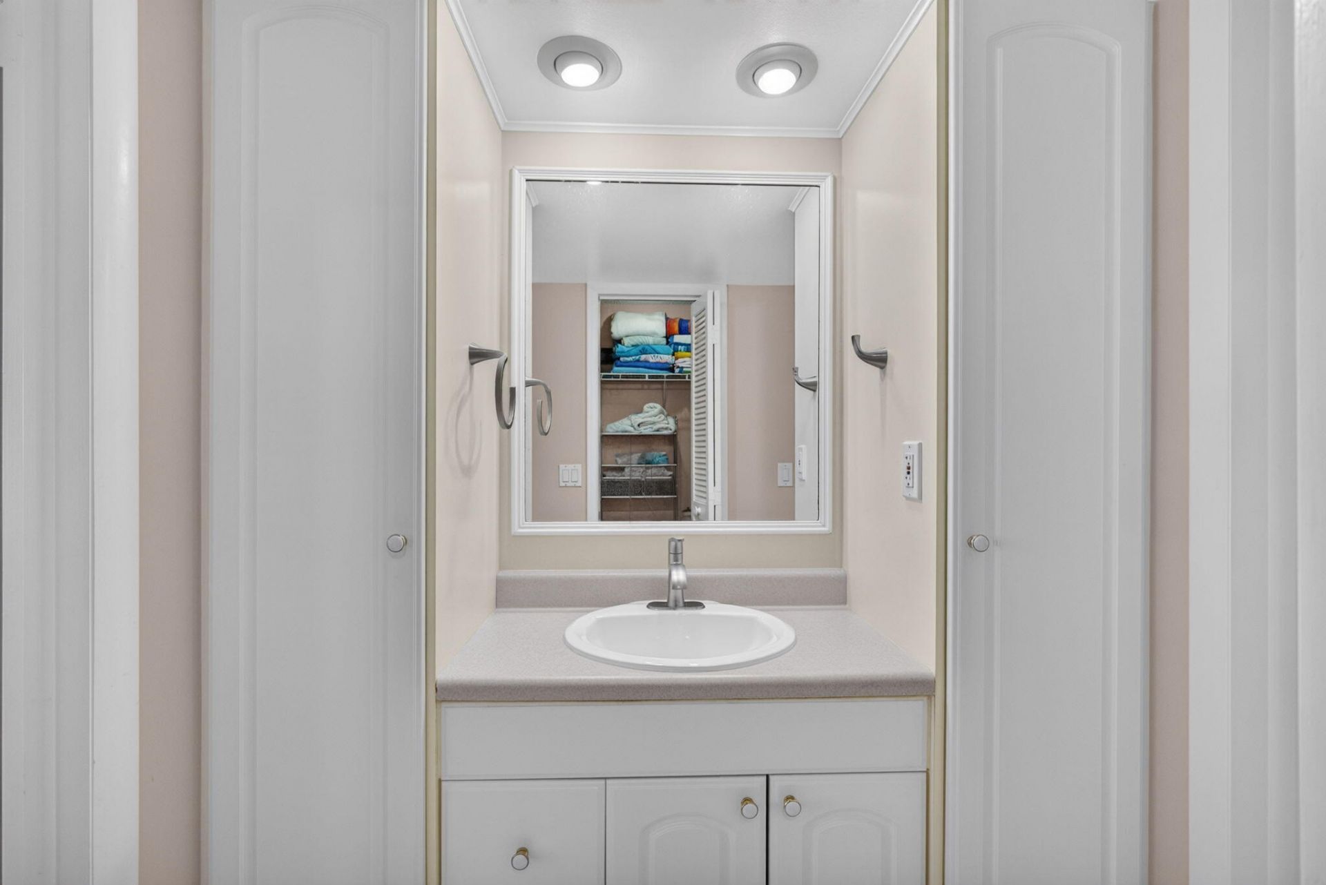 630 Ocean Drive, Unit 209, Juno Beach, FL 33408 Photo