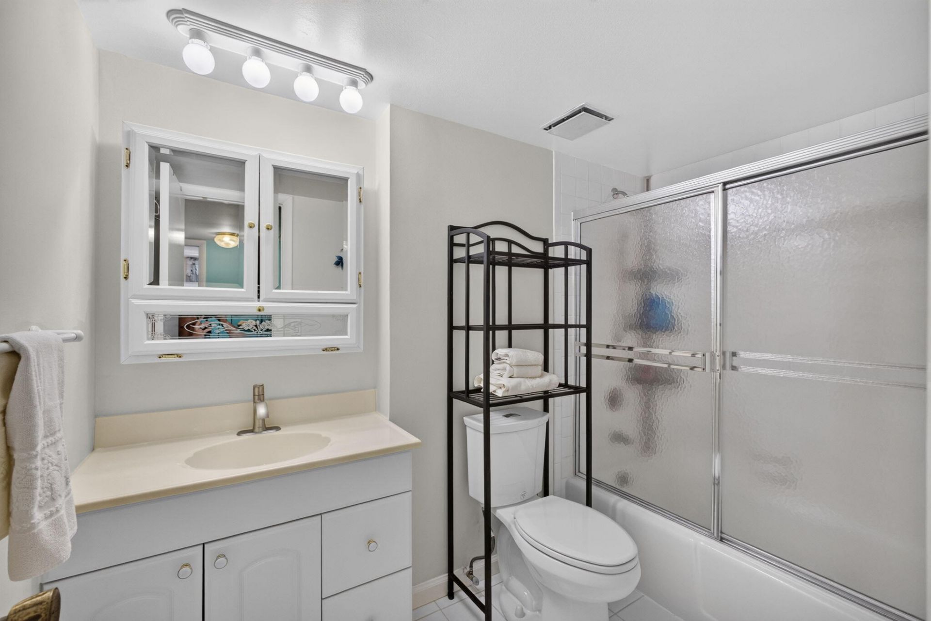 630 Ocean Drive, Unit 209, Juno Beach, FL 33408 Photo