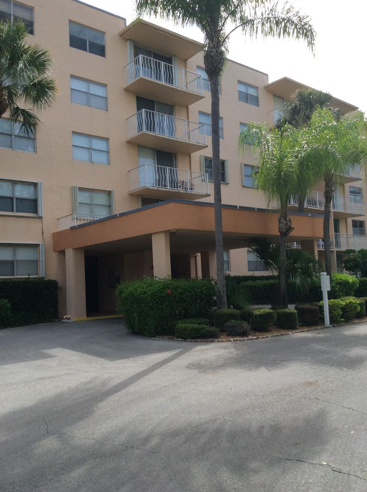 470 Executive Center Drive, Unit 2K, West Palm Beach, FL 33401 Photo