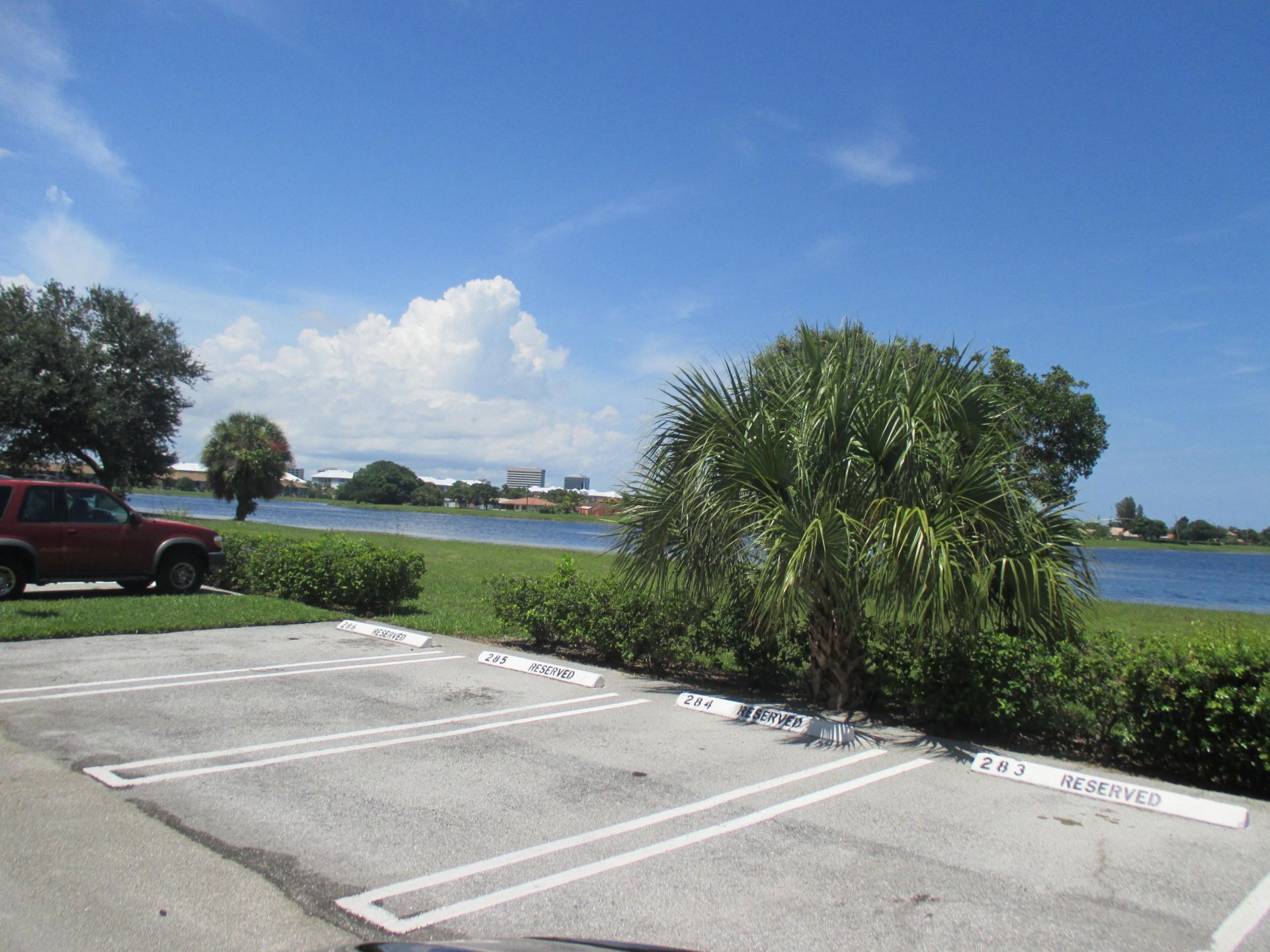 470 Executive Center Drive, Unit 2K, West Palm Beach, FL 33401 Photo