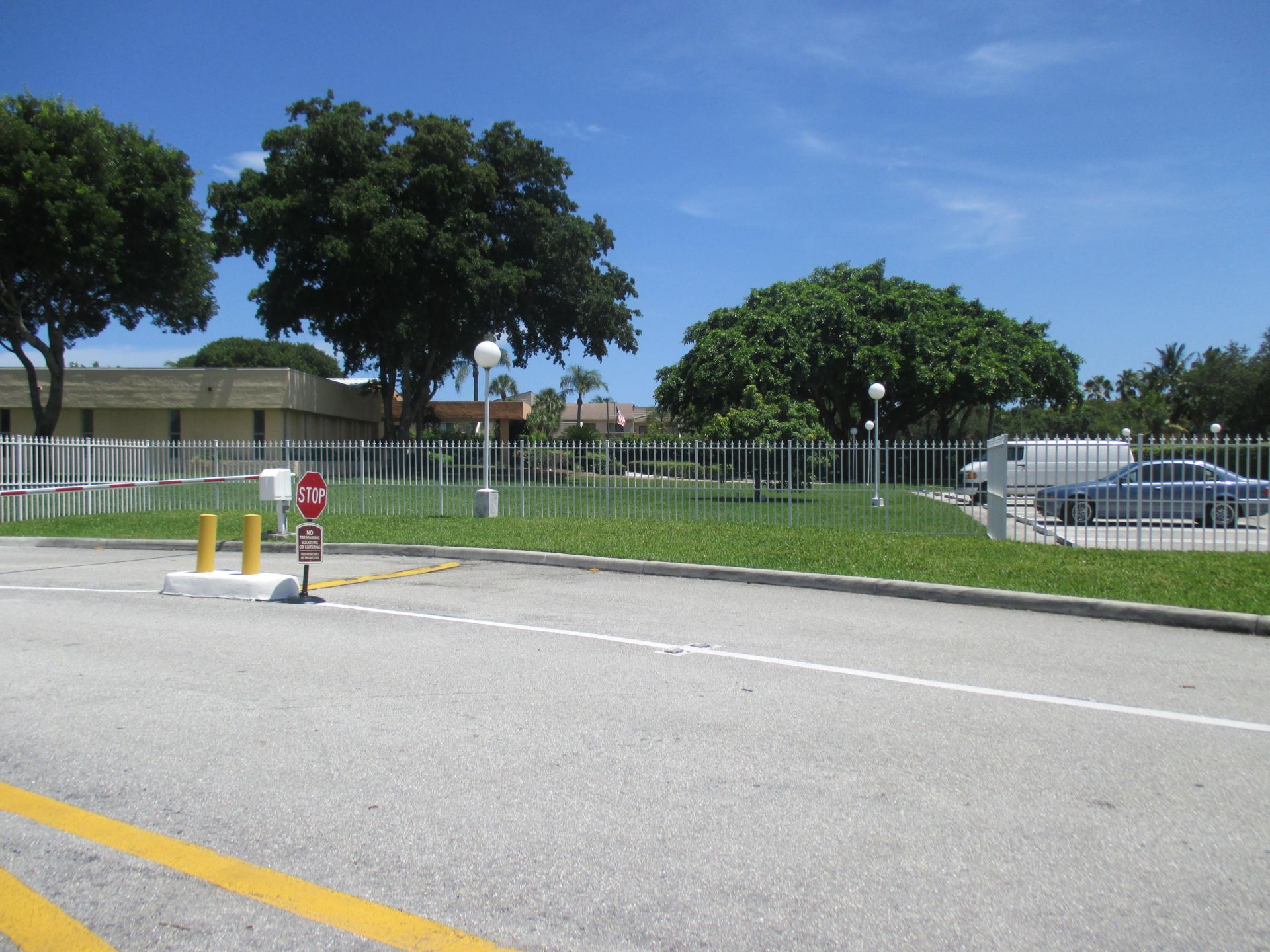 470 Executive Center Drive, Unit 2K, West Palm Beach, FL 33401 Photo