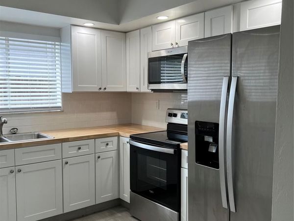 610 NE 29TH Drive, Unit 4, Wilton Manors, FL 33334