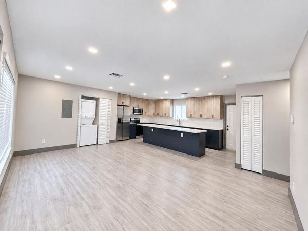 1621 NE 3RD Avenue, Fort Lauderdale, FL 33305