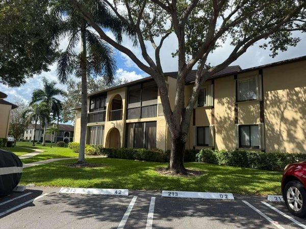 213 Pine HOV Circle, Greenacres, FL 33463