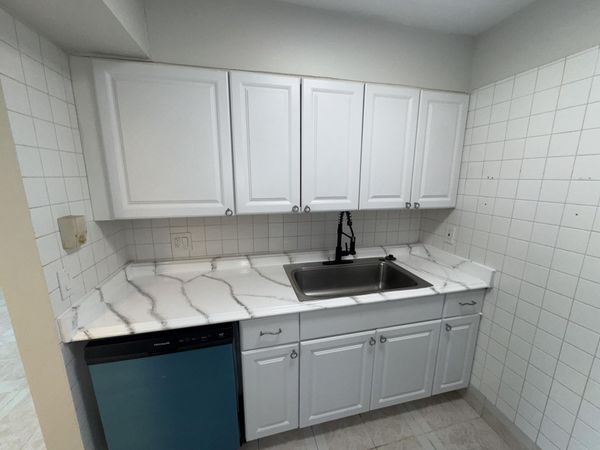 1758 Abbey Road, Unit 102, West Palm Beach, FL 33415