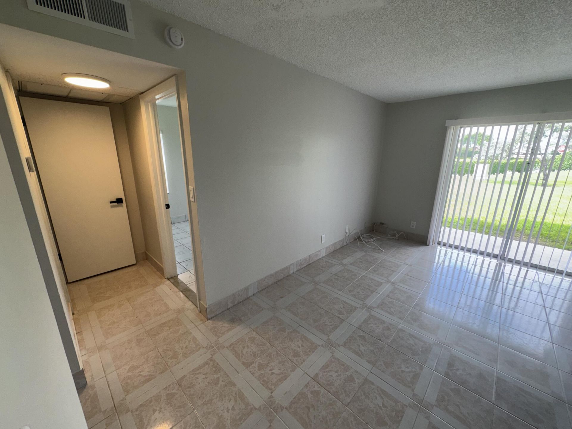 1758 Abbey Road, Unit 102, West Palm Beach, FL 33415 Photo
