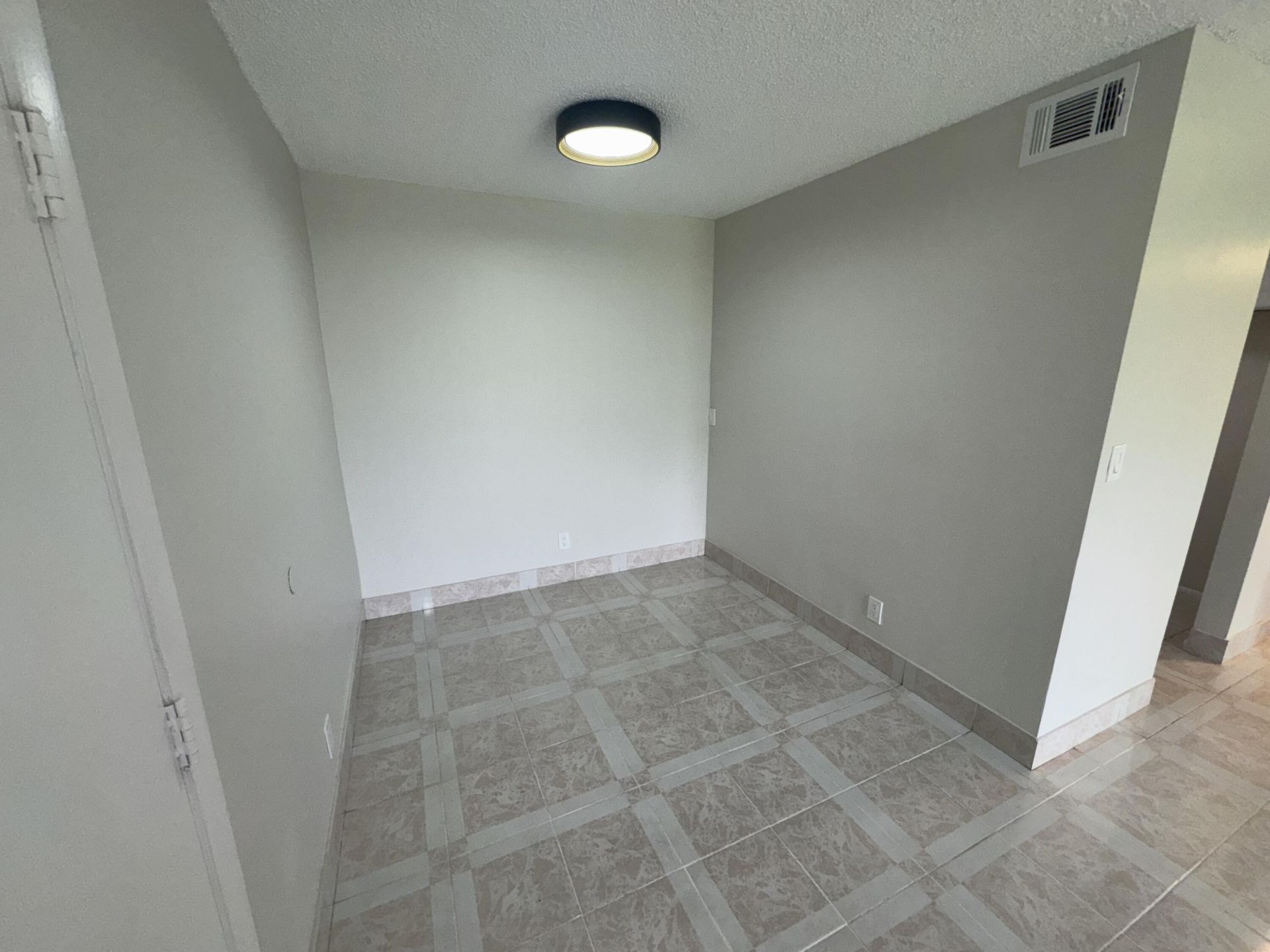 1758 Abbey Road, Unit 102, West Palm Beach, FL 33415 Photo