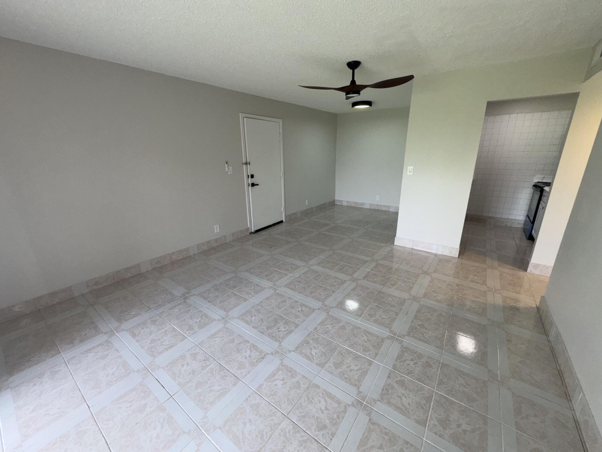 1758 Abbey Road, Unit 102, West Palm Beach, FL 33415 Photo