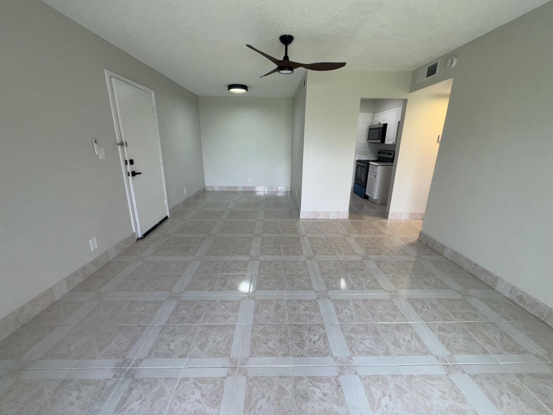 1758 Abbey Road, Unit 102, West Palm Beach, FL 33415 Photo