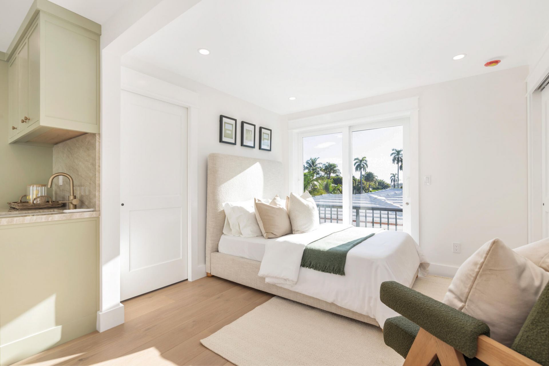 110 Greenwood Drive, West Palm Beach, FL 33405 Photo