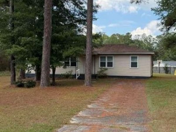 99 Hill Lane, Sandersville, GA 31082