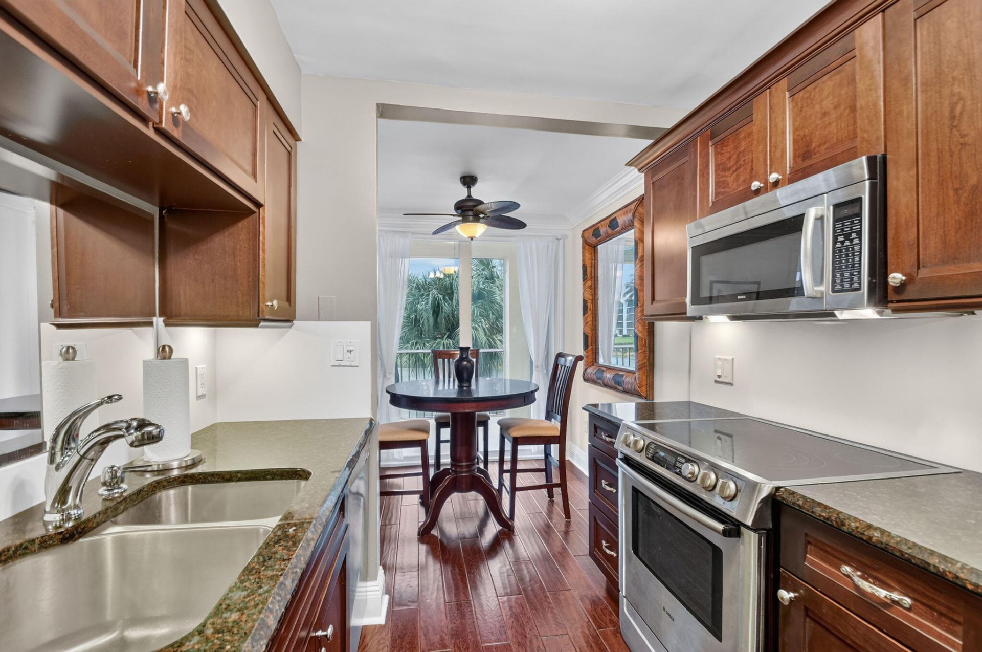 102 Half Moon Circle, Unit F2, Hypoluxo, FL 33462 Photo