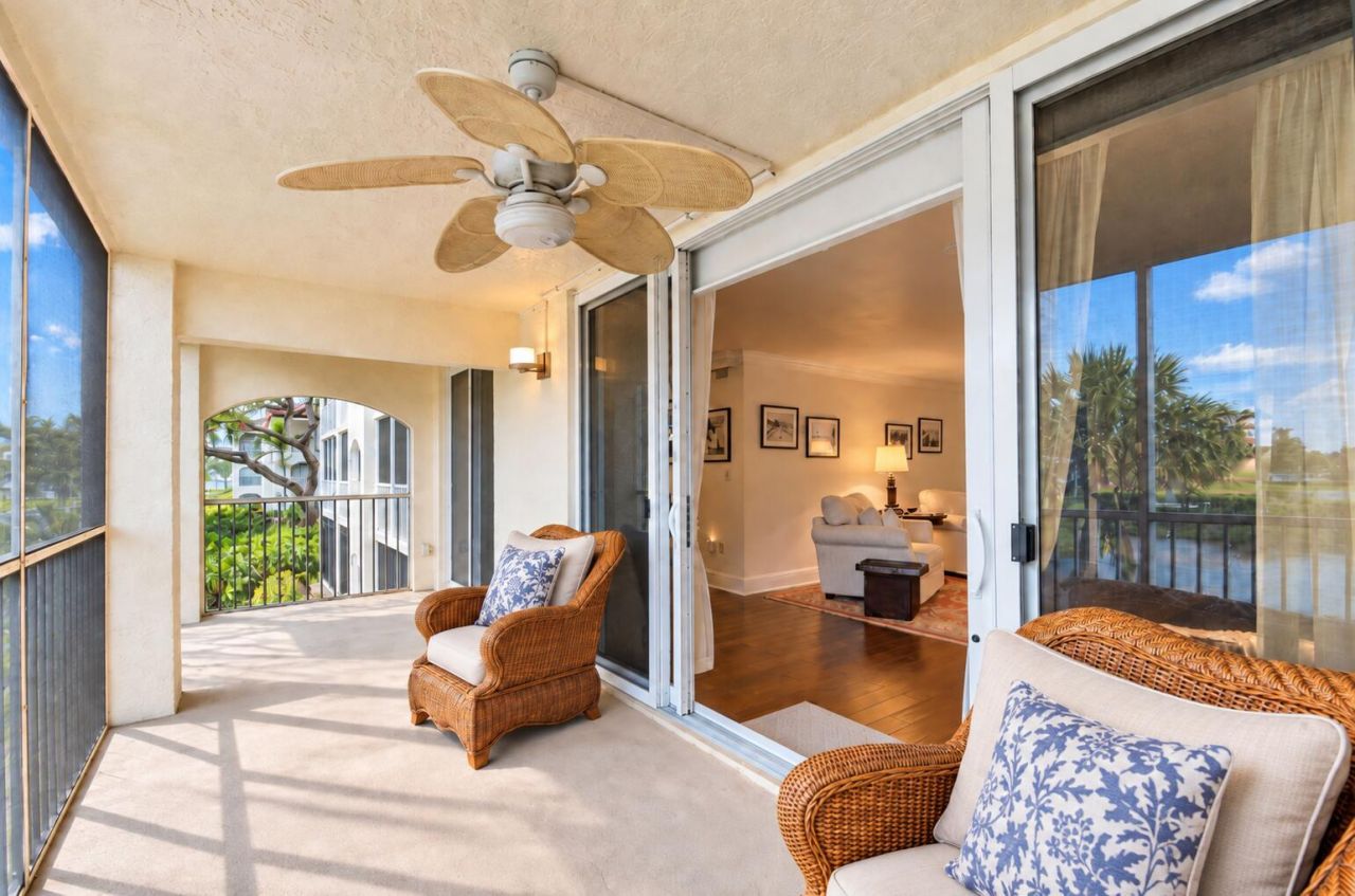 102 Half Moon Circle, Unit F2, Hypoluxo, FL 33462 Photo