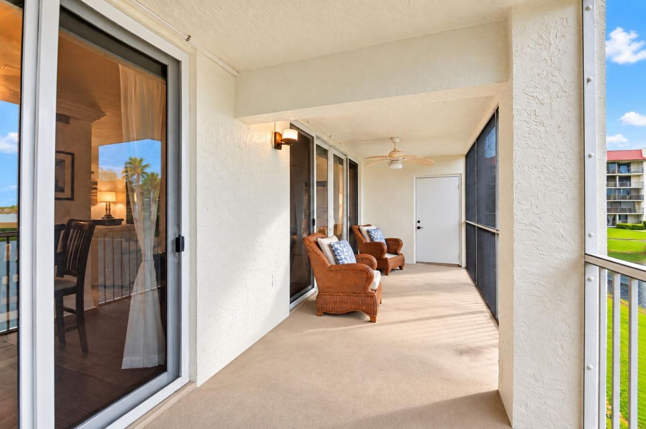 102 Half Moon Circle, Unit F2, Hypoluxo, FL 33462 Photo