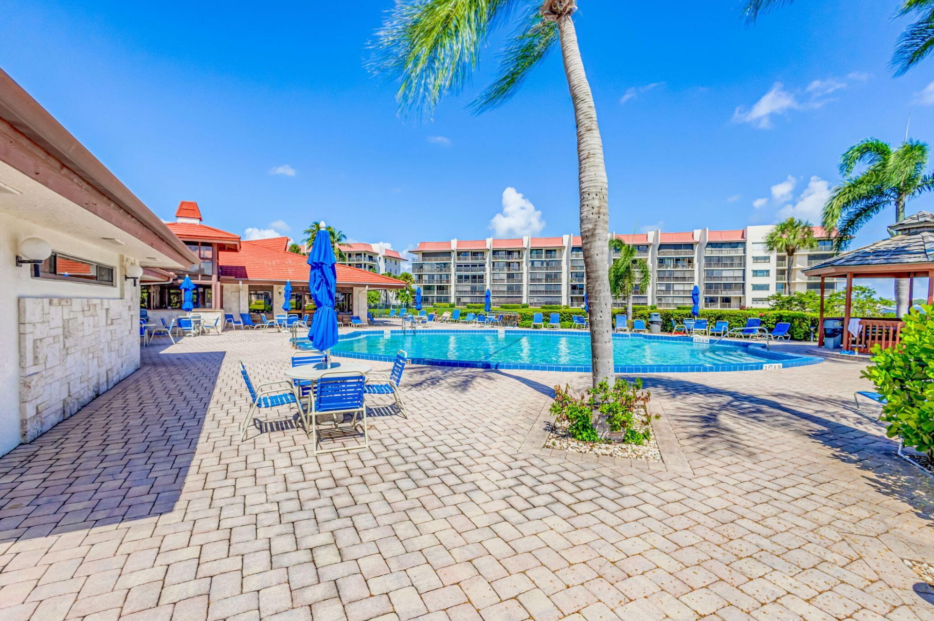 102 Half Moon Circle, Unit F2, Hypoluxo, FL 33462 Photo