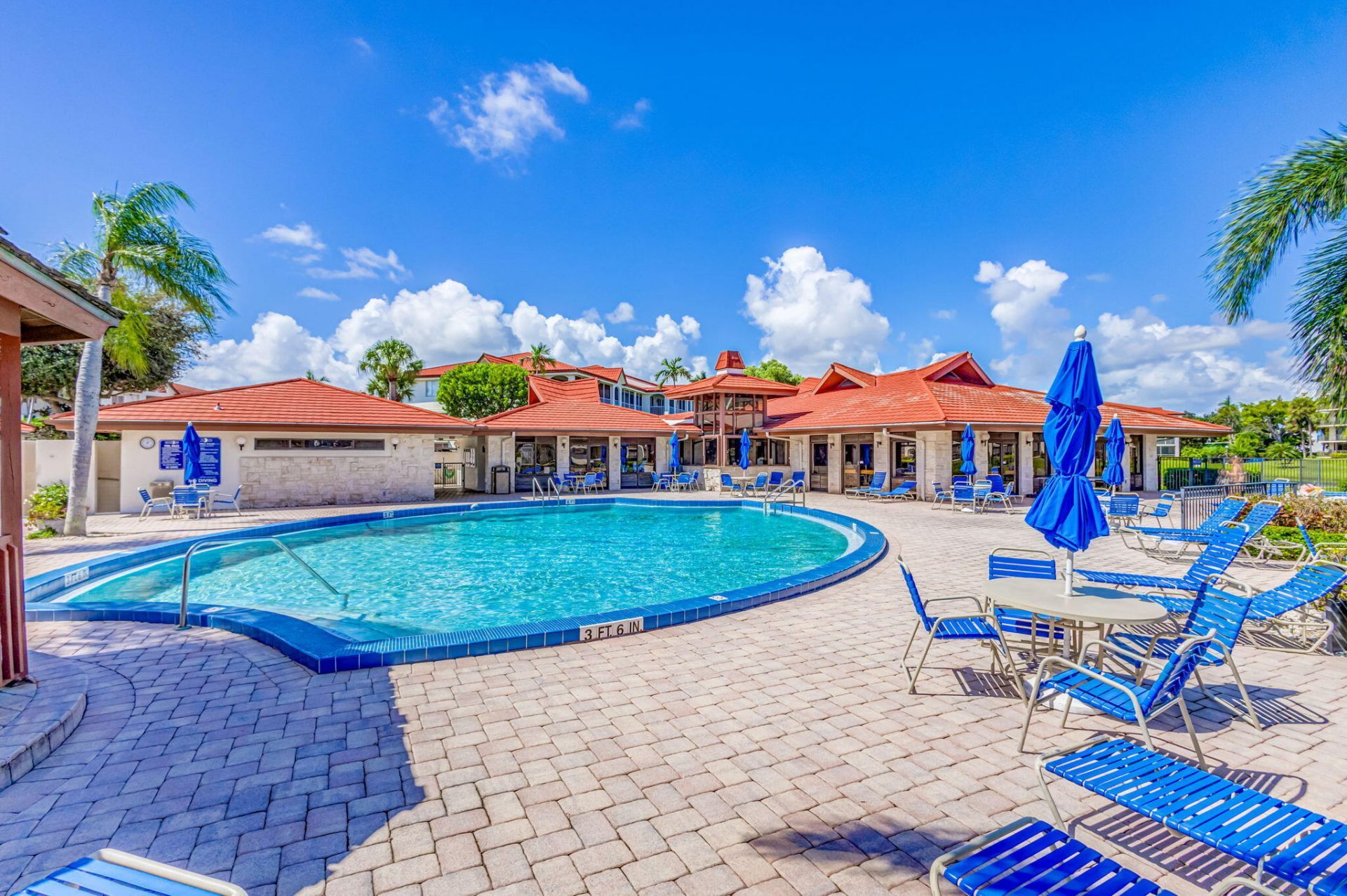 102 Half Moon Circle, Unit F2, Hypoluxo, FL 33462 Photo