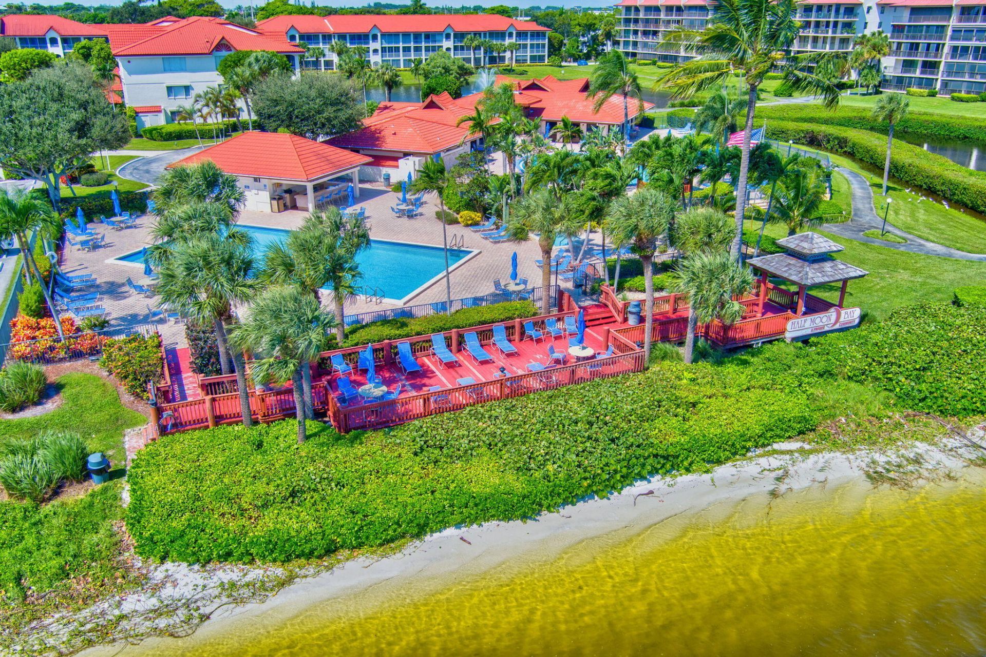 102 Half Moon Circle, Unit F2, Hypoluxo, FL 33462 Photo
