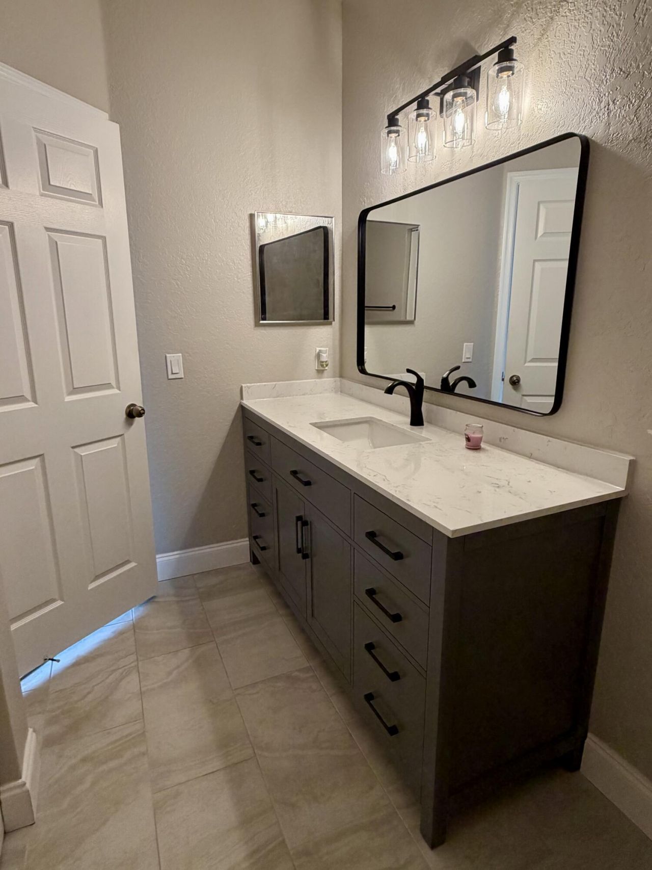 8884 N Isles Circle, Tamarac, FL 33321 Photo