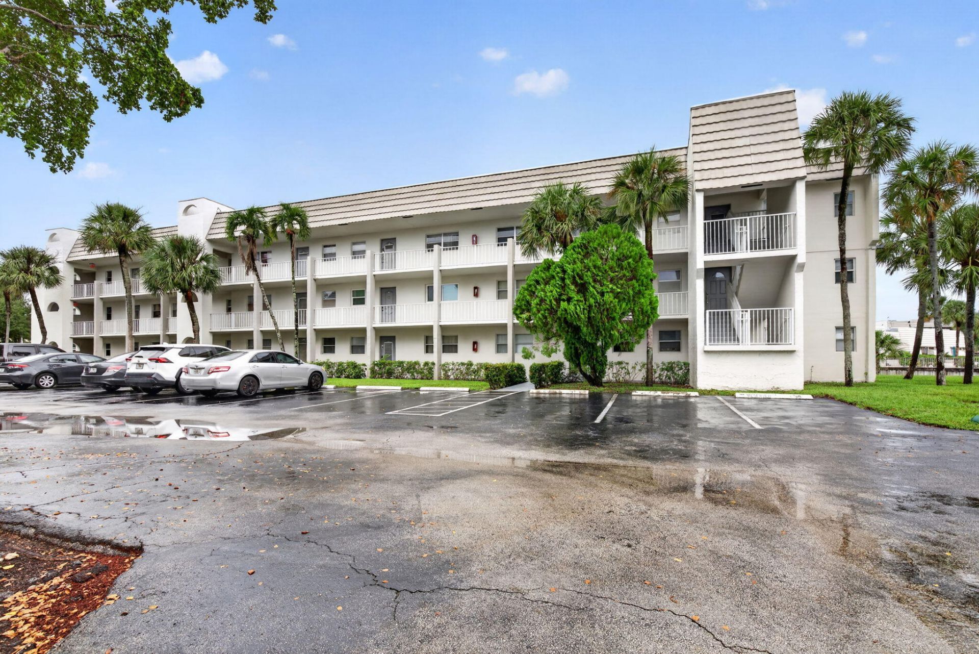 8100 Sunrise Lakes Boulevard, Unit 109, Sunrise, FL 33322 Photo