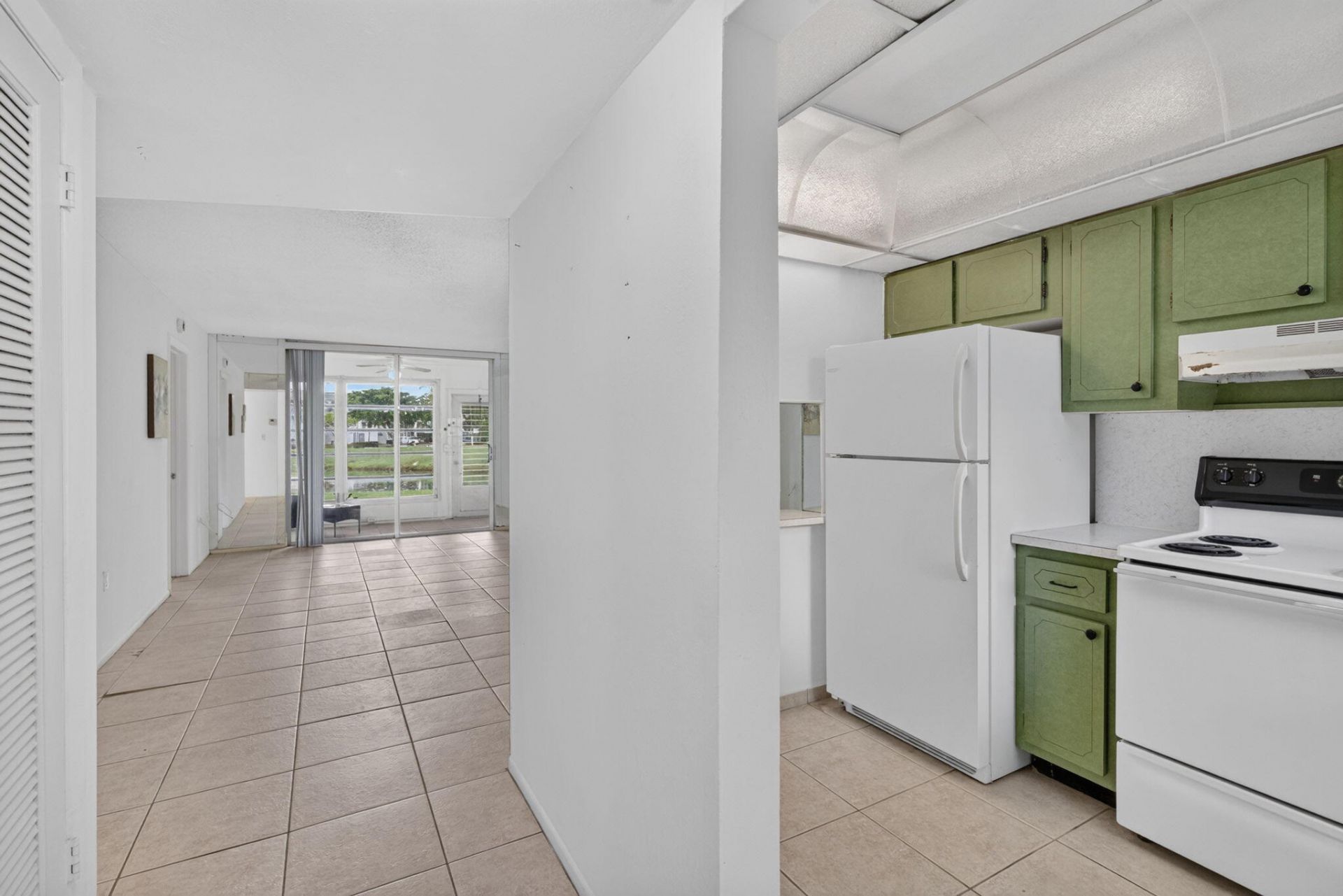 8100 Sunrise Lakes Boulevard, Unit 109, Sunrise, FL 33322 Photo