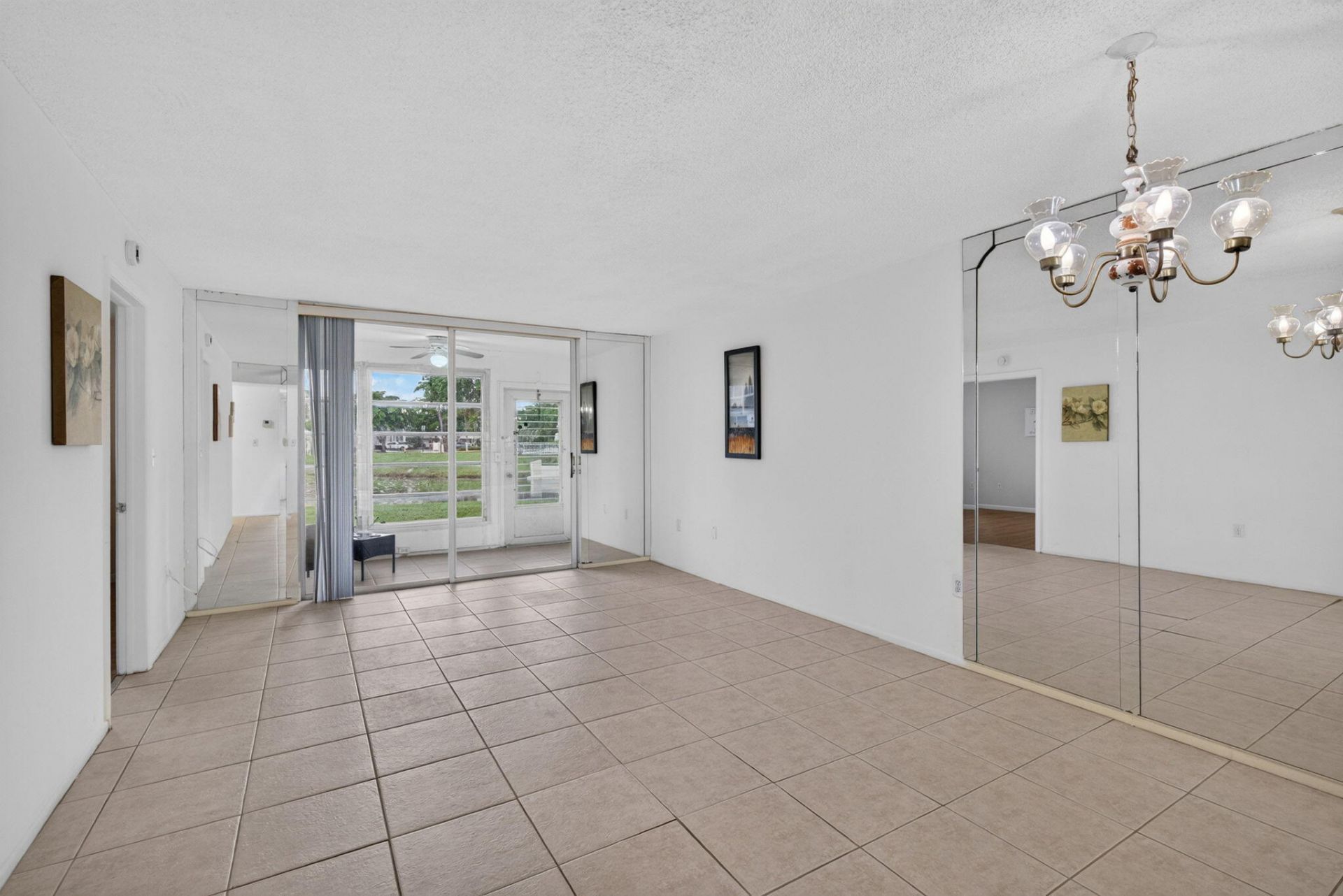 8100 Sunrise Lakes Boulevard, Unit 109, Sunrise, FL 33322 Photo