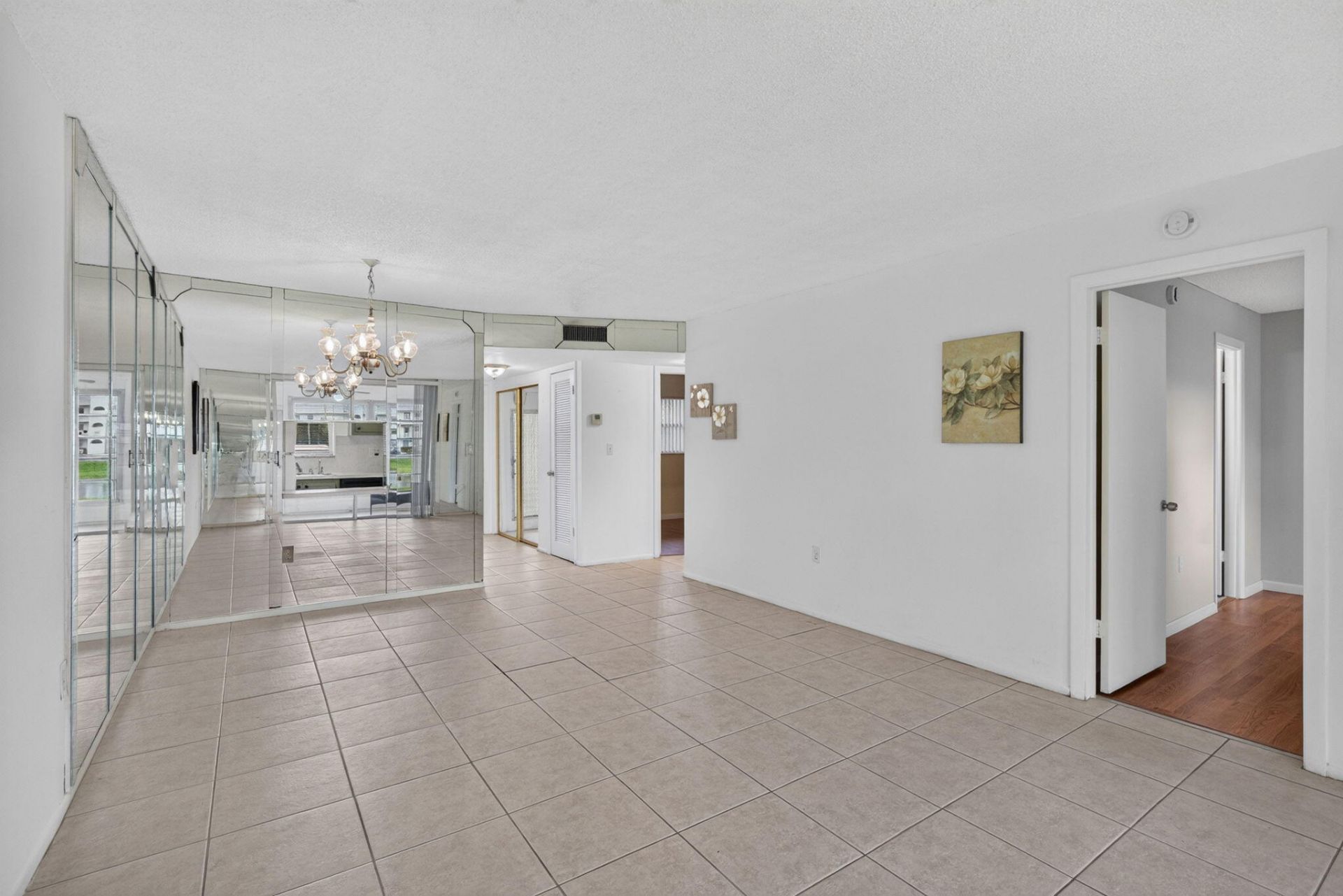 8100 Sunrise Lakes Boulevard, Unit 109, Sunrise, FL 33322 Photo