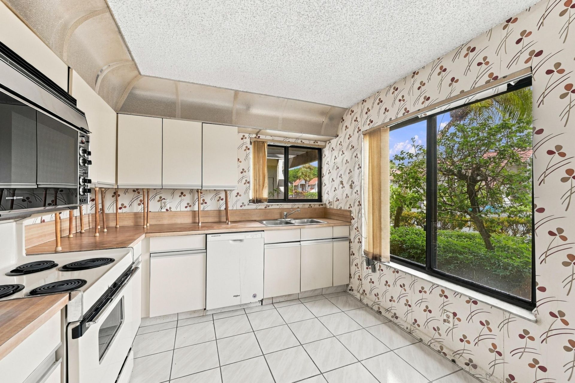5640 Fairway Park Drive, Unit 101, Boynton Beach, FL 33437 Photo