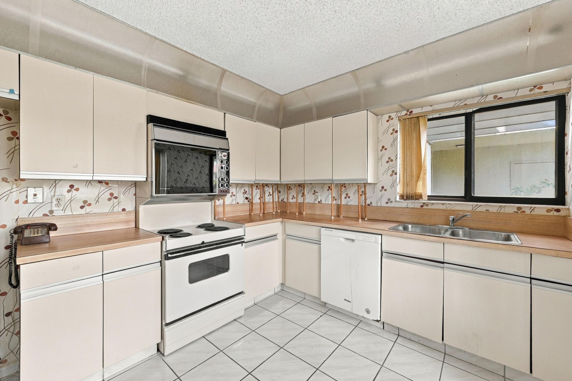5640 Fairway Park Drive, Unit 101, Boynton Beach, FL 33437 Photo