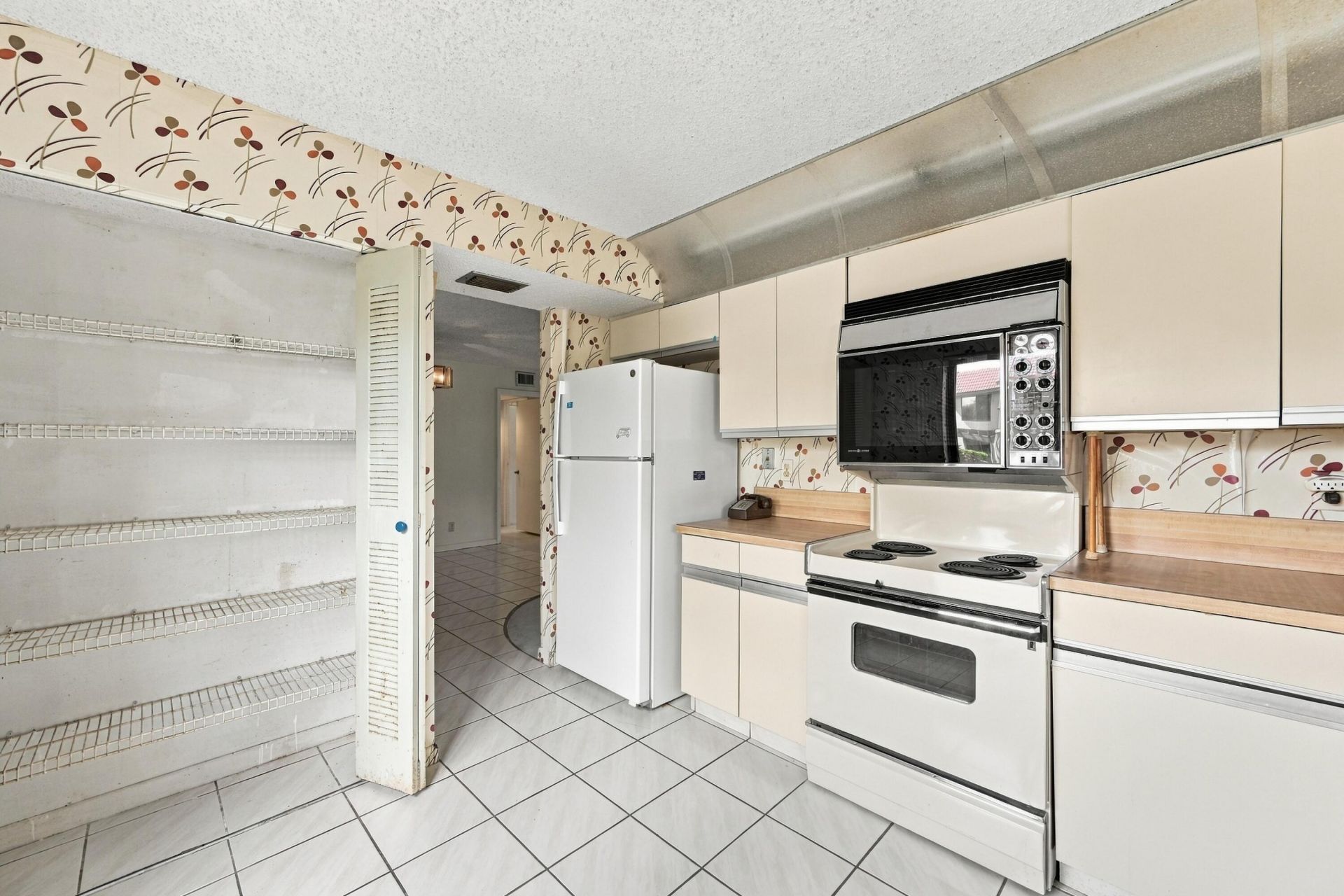 5640 Fairway Park Drive, Unit 101, Boynton Beach, FL 33437 Photo